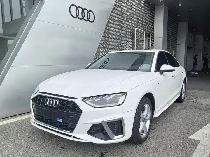 Audi A4L 2020 35 TFSI — фото 1