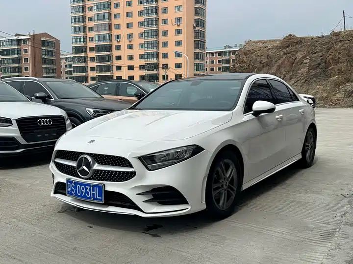 Mercedes-Benz A 2022 — фото 1