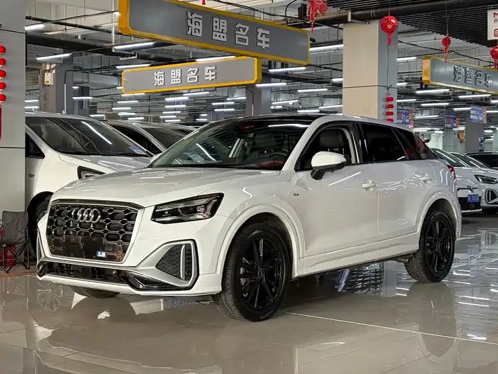 Audi Q2 2022 L 35 TFSI — фото 1