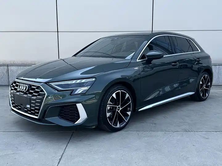 Audi A3 2022 Sportback 35 TFSI — фото 1