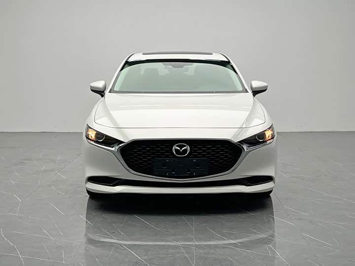 Mazda 3 2023 — фото 1