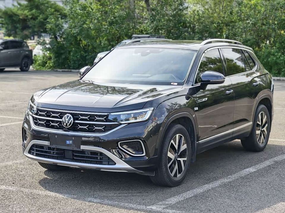 Volkswagen Tayron 2023 280TSI Plus — фото 1