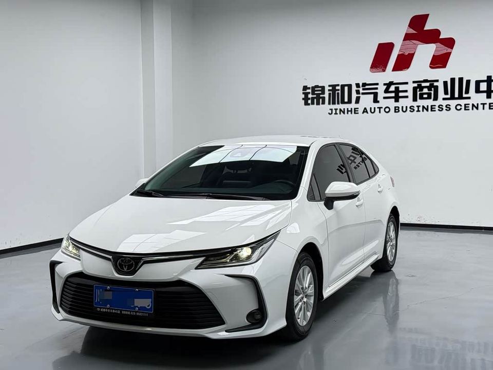 Toyota Corolla 2023 — фото 1