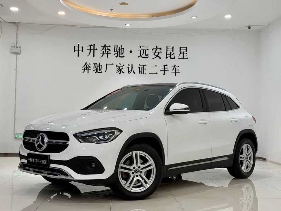 Mercedes-Benz GLA 2023 200 — фото 1