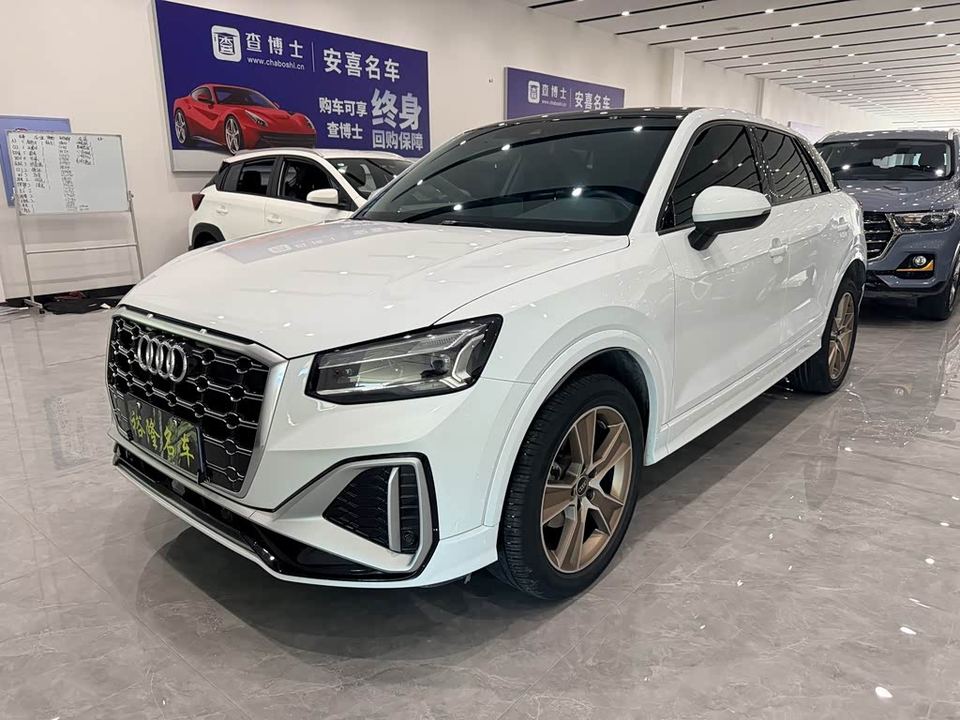 Audi Q2 2022 L 35 TFSI — фото 1