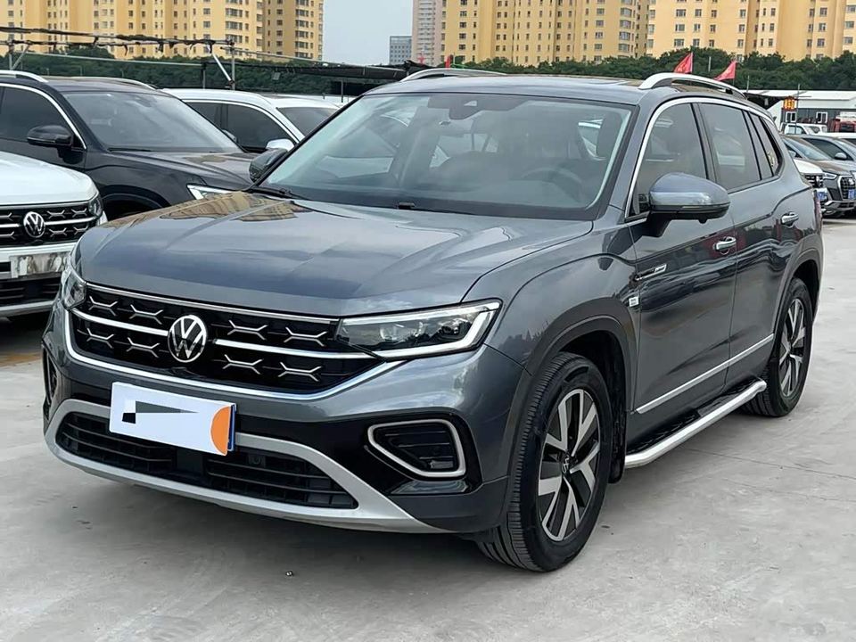 Volkswagen Tayron 2023 280TSI Plus — фото 1