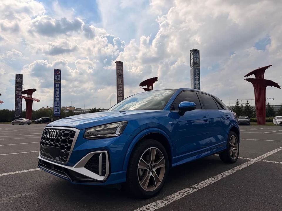 Audi Q2 2022 L 35 TFSI — фото 1