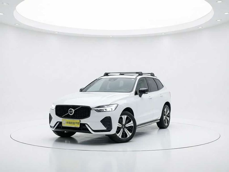 Volvo XC60 2024 B5 — фото 1