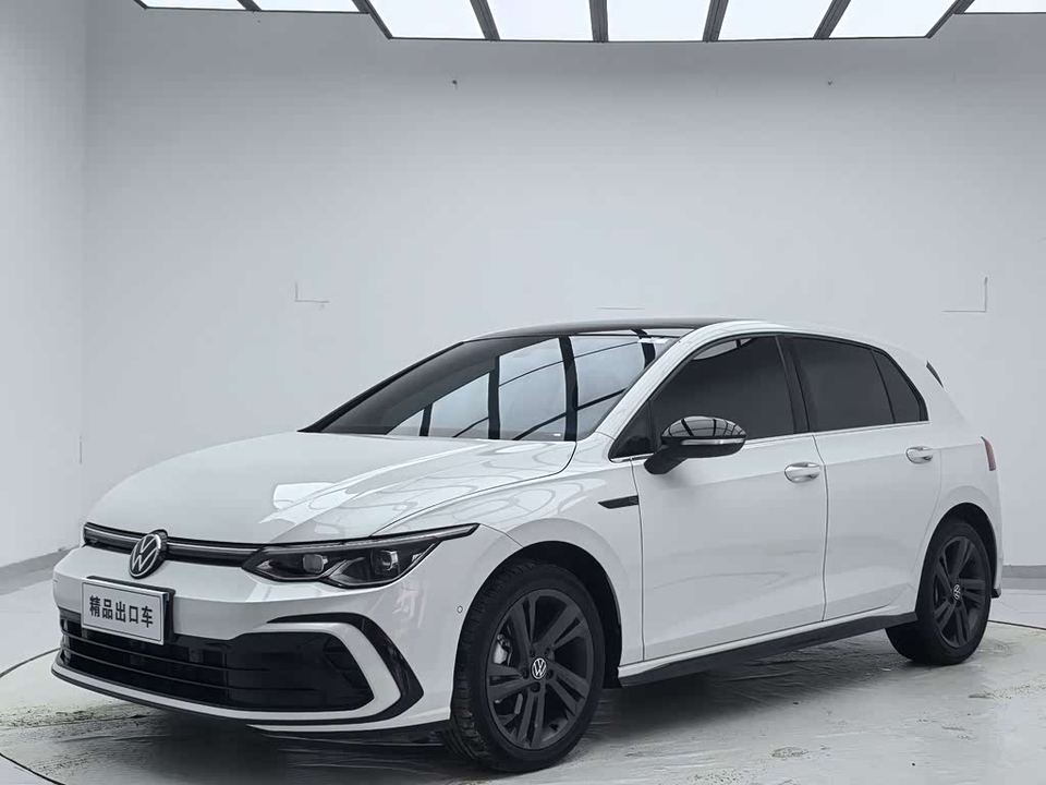 Volkswagen Golf 2023 280TSI DSG R-Line Lite — фото 1