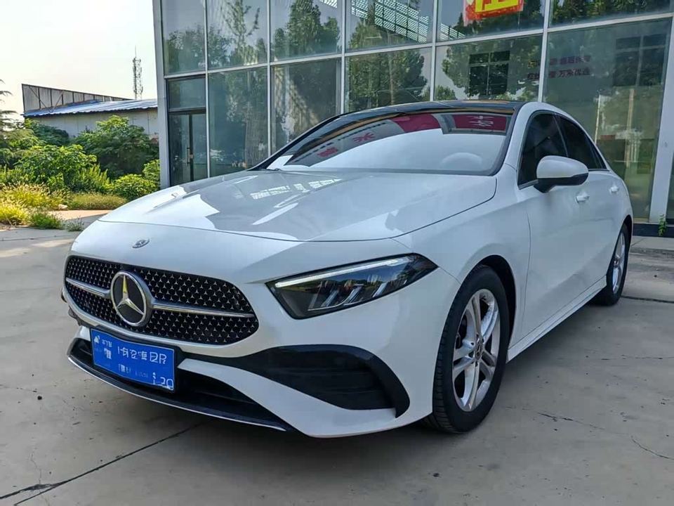 Mercedes-Benz A 2023 — фото 1