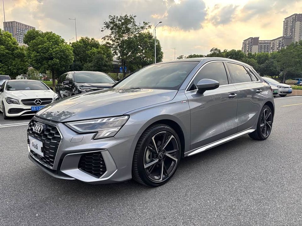 Audi A3 2024 Sportback 35 TFSI — фото 1