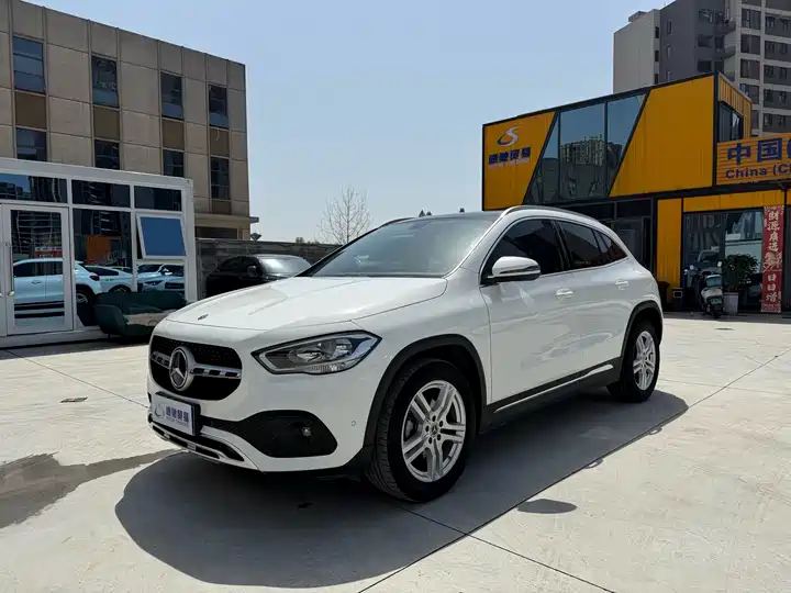 Mercedes-Benz GLA, 2022 г.в. — фото 1