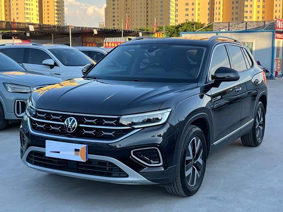 Volkswagen Tayron 2023 280TSI Plus — фото 1