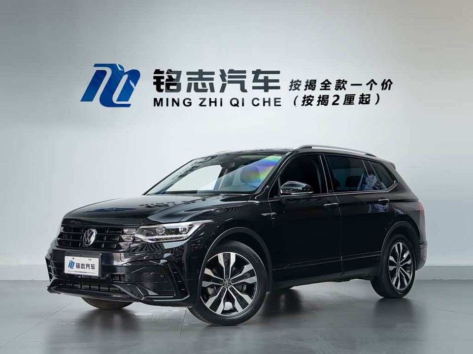 Volkswagen Tiguan 2024 L 330TSI R-Line — фото 1
