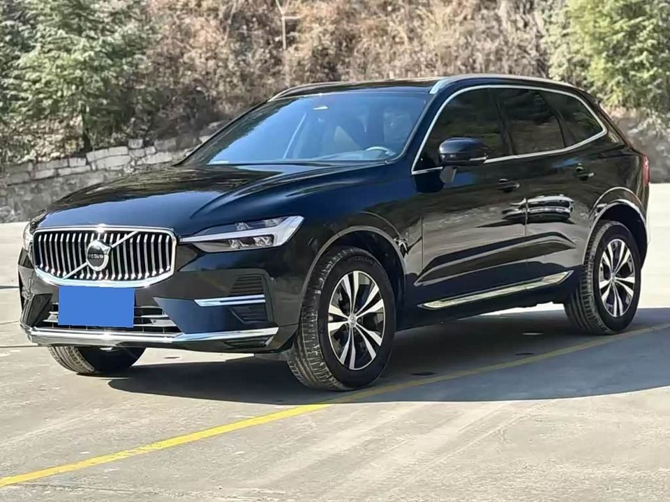 Volvo XC60 2024 B5 — фото 1