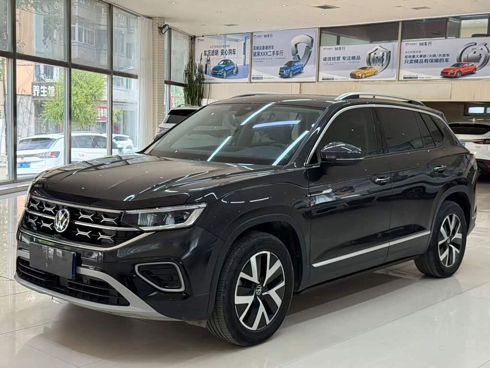 Volkswagen Tayron 2023 280TSI Plus — фото 1