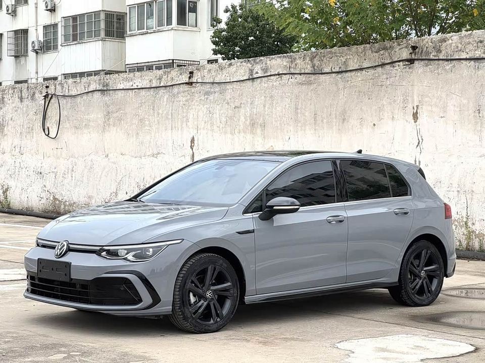Volkswagen Golf 2023 280TSI DSG R-Line — фото 1