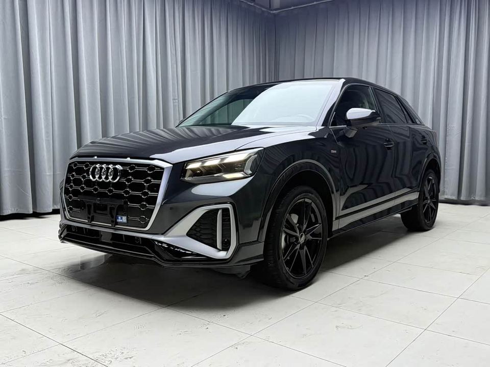 Audi Q2 2022 L 35 TFSI — фото 1