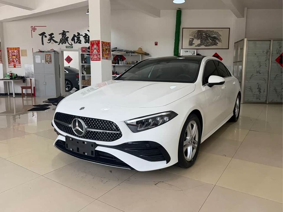 Mercedes-Benz A 2023 — фото 1
