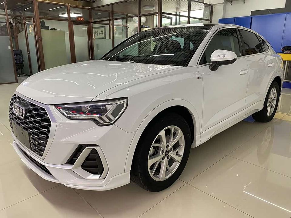 Audi Q3 Sportback 2022 35 TFSI — фото 1