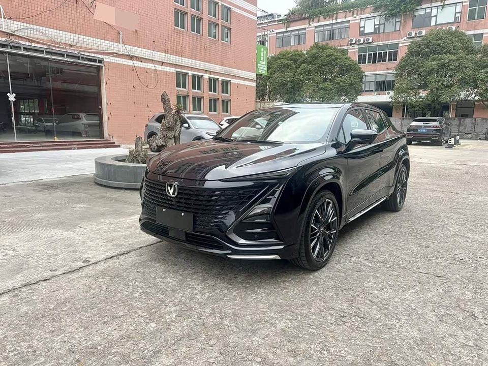 Changan UNI-T 2023 1.5T — фото 1