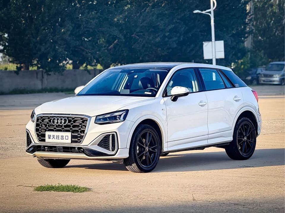 Audi Q2 2023 L 35TFSI — фото 1