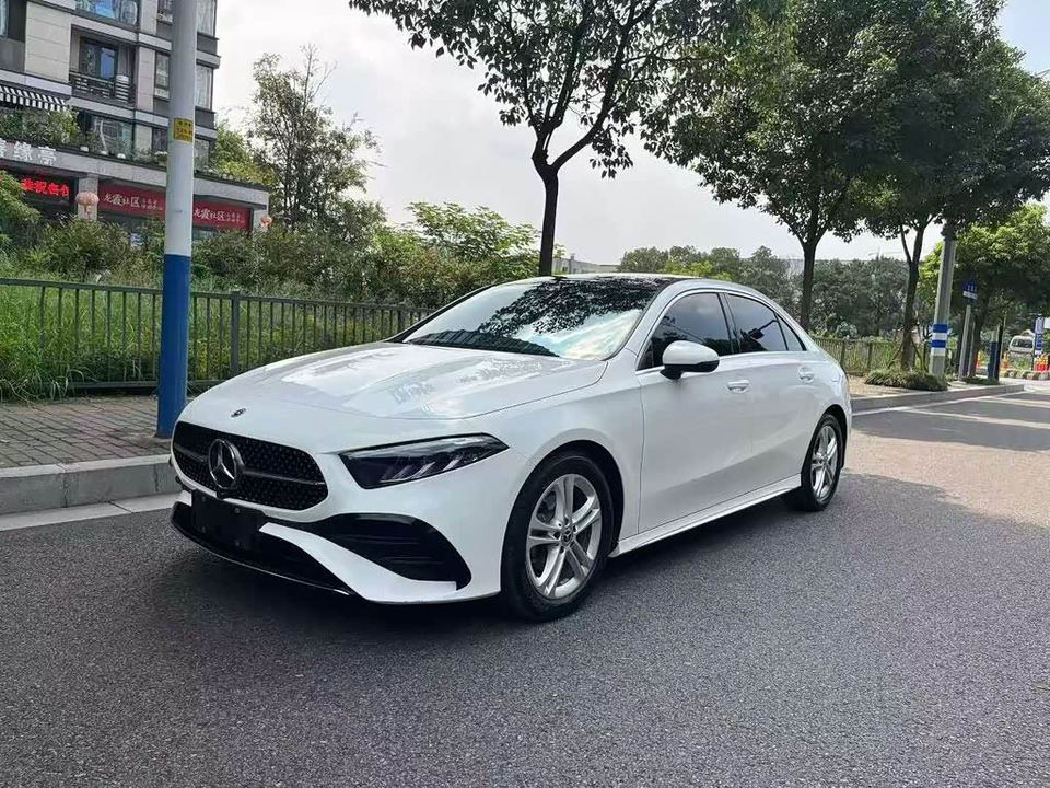 Mercedes-Benz A 2023 — фото 1