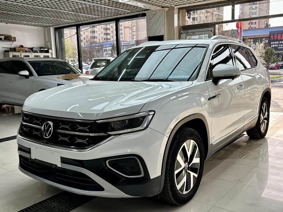 Volkswagen Tayron 2023 280TSI Plus — фото 1