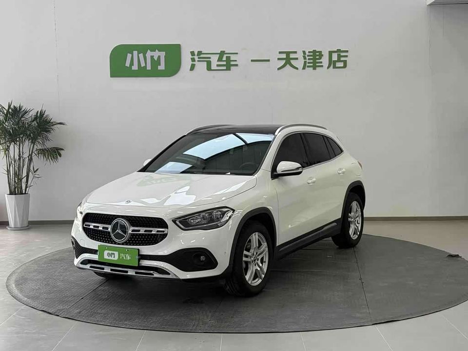 Mercedes-Benz GLA 2022 180 — фото 1