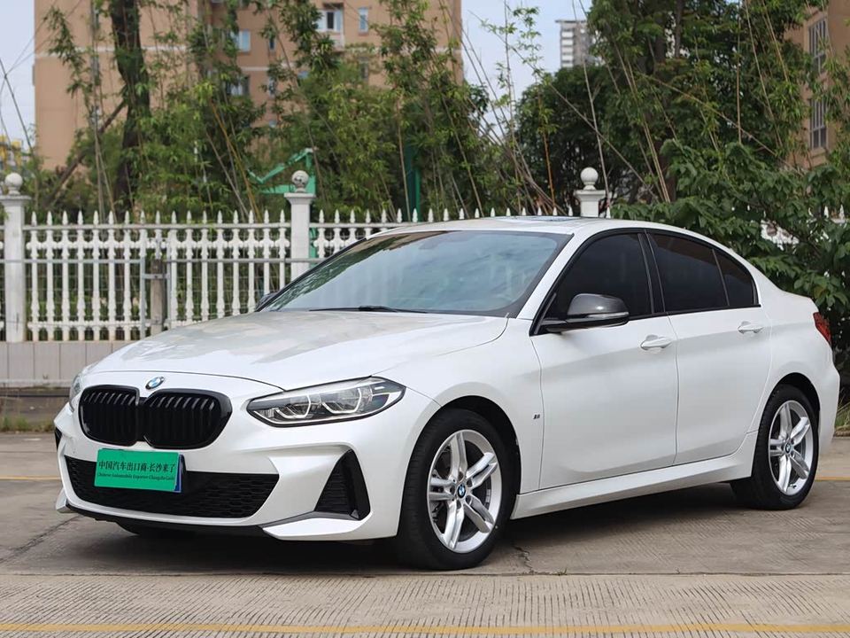 BMW 1 Series 2023 — фото 1