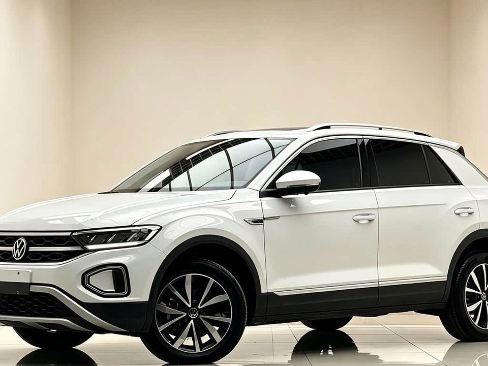 Volkswagen T-Roc 2023 280TSI DSG — фото 1