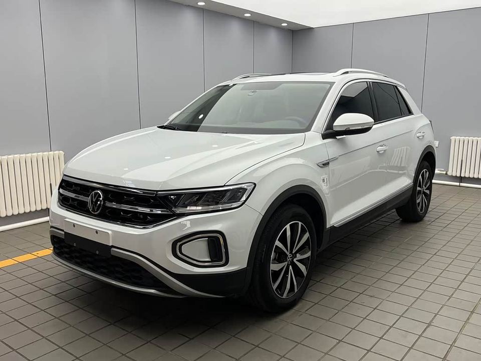 Volkswagen T-Roc 2023 280TSI DSG — фото 1