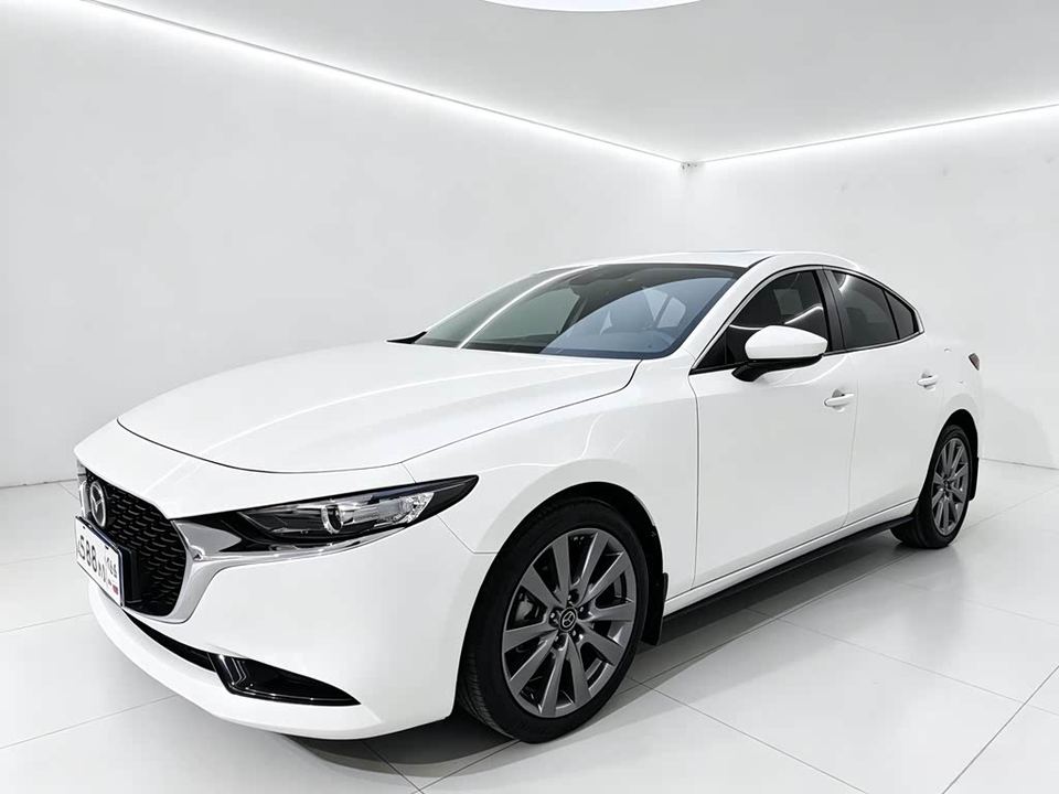 Mazda 3 2022 — фото 1