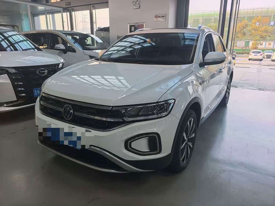 Volkswagen T-Roc 2023 280TSI DSG — фото 1