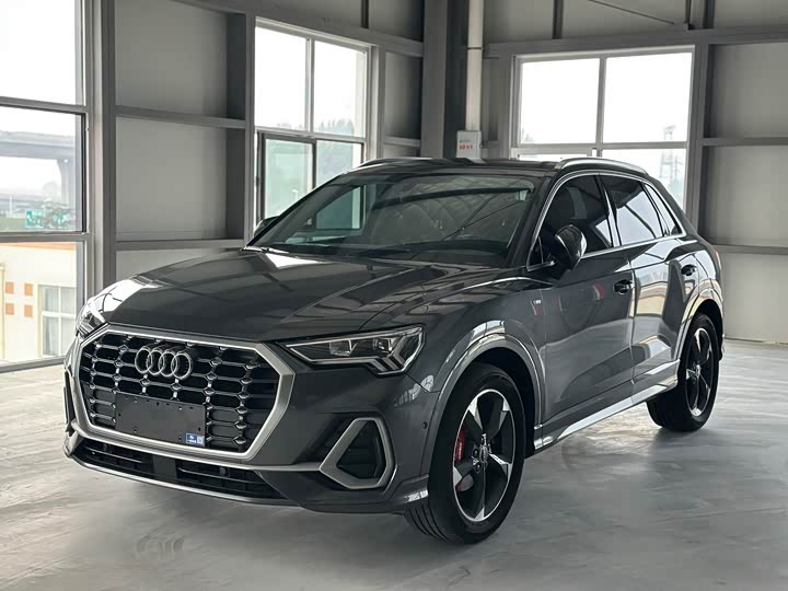Audi Q3 2022 35 TFSI — фото 1